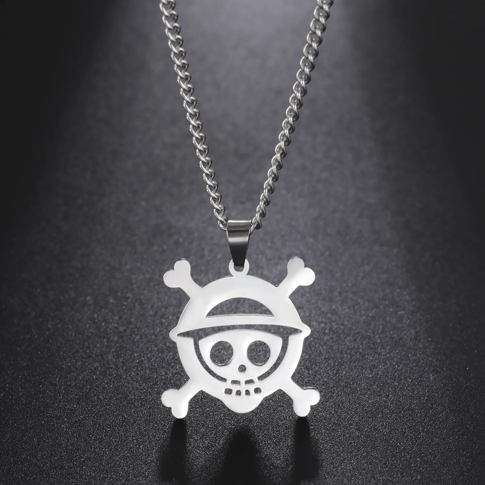 Collier One Piece Jolly Roger Luffy - Achetez des produits One piece  officiels dans la Onepieceshop